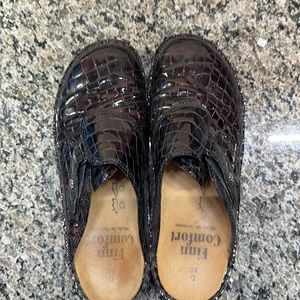 Finn Comfort ladies mules